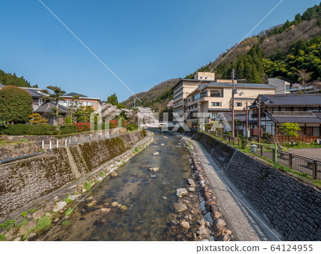 湯村溫泉，櫻花盛開 64124955