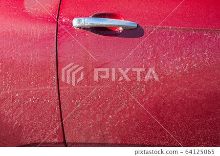 Image_Dirty car after traveling on snowy road Image_Dirty car after traveling on snowy road 64125065