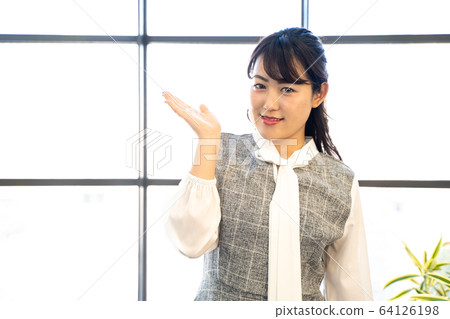 女員工展示 64126198