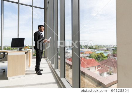 Side view image of Caucasian businessman.. 64128204