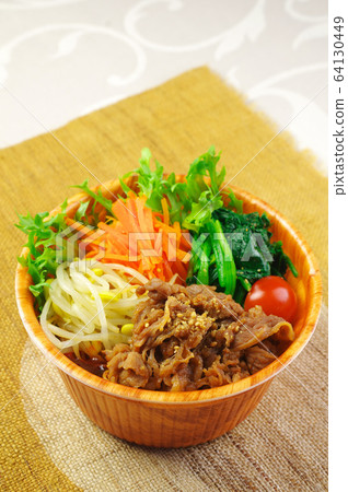Bowl of rice bowls 64130449