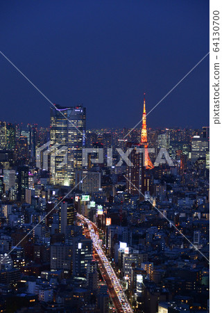 東京都港區和東京鐵塔的夜景(攝於澀谷爭奪戰) 東京都港區和東京鐵塔的夜景(攝於澀谷爭奪戰) 64130700