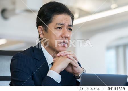 商務人士 老闆 上司 64131829