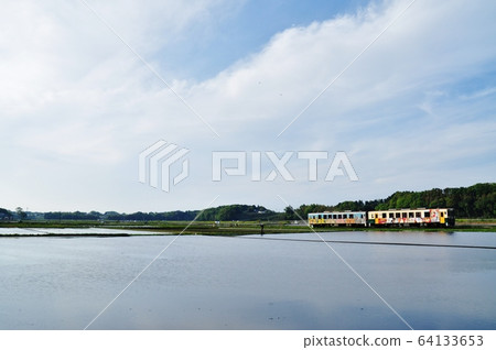 A regular train running between Hitachinaka Kaihin Railway Minato Line and Nakane-Kanaue Station (Kiha 3710) A regular train running between Hitachinaka Kaihin Railway Minato Line and Nakane-Kanaue Station (Kiha 3710) 64133653