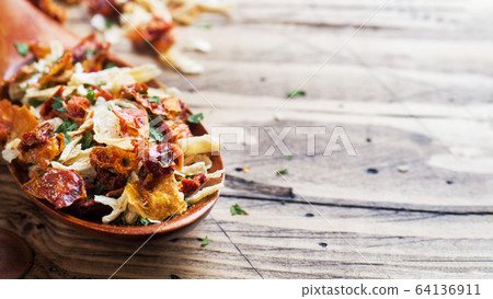 Dried spices, sun-dried tomatoes, dried carrots, Dried spices, sun-dried tomatoes, dried carrots, 64136911