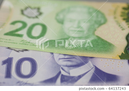Canadian 10 and 20 dollars bank notes 64137243