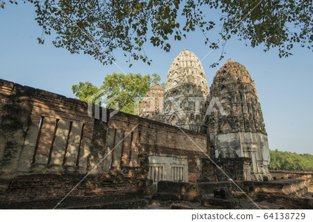 ASIA THAILAND SUKHOTHAI WAT SI SAWAI TEMPLE ASIA THAILAND SUKHOTHAI WAT SI SAWAI TEMPLE 64138729