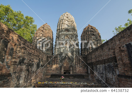 ASIA THAILAND SUKHOTHAI WAT SI SAWAI TEMPLE ASIA THAILAND SUKHOTHAI WAT SI SAWAI TEMPLE 64138732