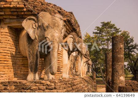 ASIA THAILAND SUKHOTHAI WAT CHANG LOM 64139649