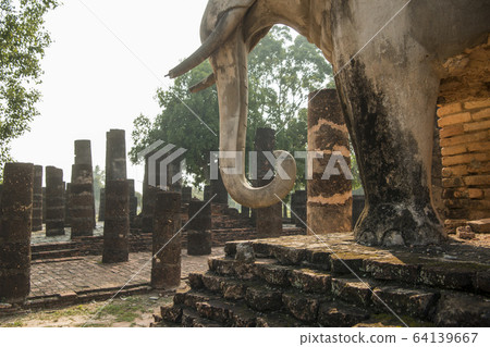 ASIA THAILAND SUKHOTHAI WAT CHANG LOM 64139667