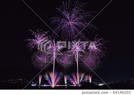 西阿波煙花“開幕” 64140203