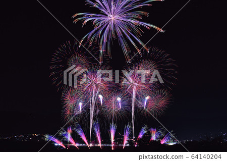 西阿波煙花“開幕” 64140204