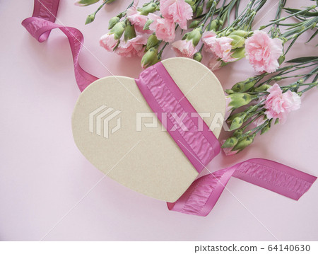 母親節卡片與康乃馨 64140630