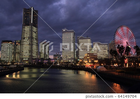 Minato Mirai whole building lights dusk 64149704