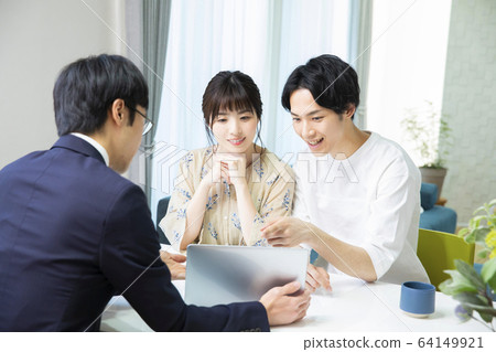 Family, family, couple, salesman, contract 64149921