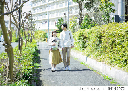 家庭，家庭，嬰兒，育兒，散步 64149972