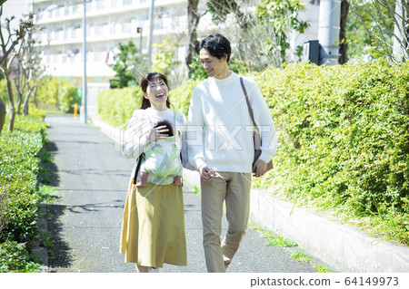 家庭，家庭，嬰兒，育兒，散步 64149973