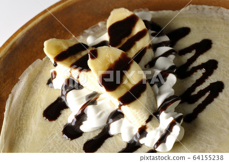 Banana crepe 64155238
