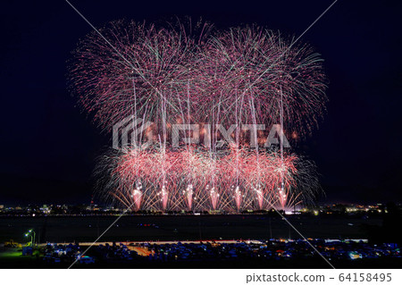 National Fireworks Competition "Special Star Mine with Opening Niagara" 64158495