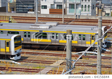中野站附近來回的火車 中野站附近來回的火車 64158844