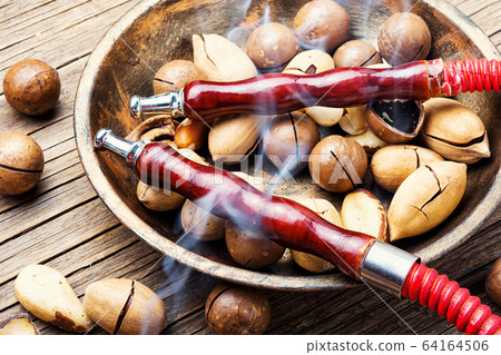 Shisha with a nutty flavor Shisha with a nutty flavor 64164506