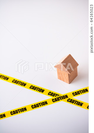 CAUTION caution caution caution attention CAUTION caution caution caution attention 64165023