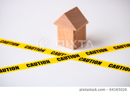 CAUTION caution caution caution attention CAUTION caution caution caution attention 64165026