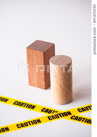 CAUTION caution caution caution attention 64165030