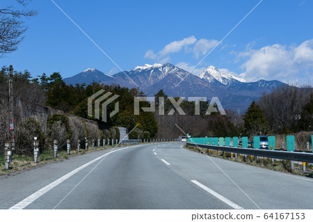 Yatsugatake seen from Chuo Expressway Yatsugatake seen from Chuo Expressway 64167153