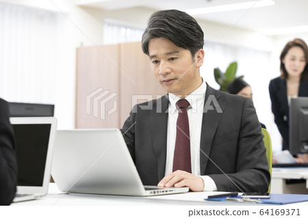 商業場景 64169371