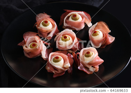 snack eyeballs Halloween 64169633