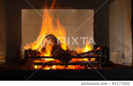 木火爐的火焰 64171082