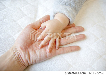 重疊的手 64172252