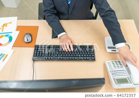 Business scene personal computer Business scene personal computer 64172357