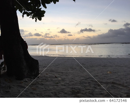 Guam  64172546