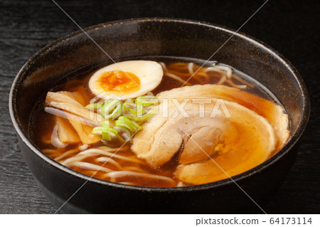 醬油拉麵 64173114