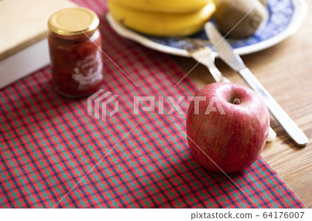 Dining table with fruits 【Breakfast】 Dining table with fruits 【Breakfast】 64176007
