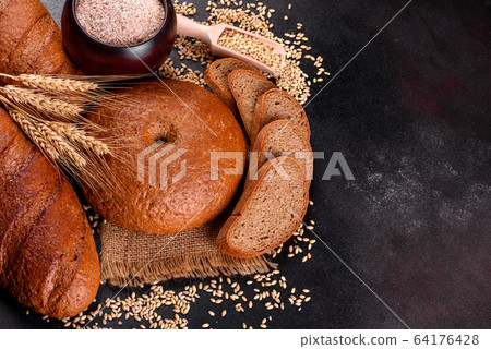 Fresh baked brown bread  64176428