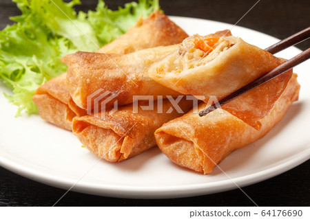 Spring roll  64176690
