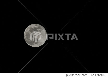 日本橫濱城市景觀從超級月亮橫濱看到的月亮 64176902