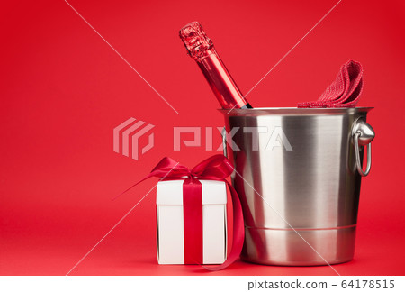 Champagne bottle and gift box Champagne bottle and gift box 64178515