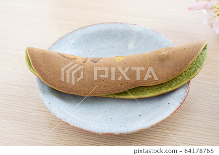 Matcha-flavored young ayu 64178768