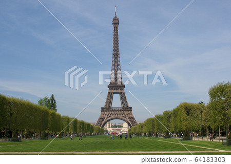 Eiffel Tower Paris, France 64183303