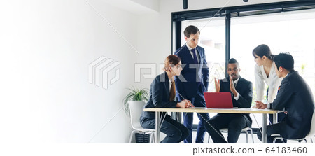 Business meeting 64183460