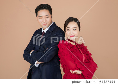 Portrait of female and male in retro fashion and vintage concept 429 Portrait of female and male in retro fashion and vintage concept 429 64187354