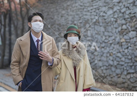 Portrait of female and male in retro fashion and vintage concept 153 64187832