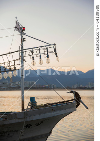 fishing village landscape. fresh fish market at the port in Korea 055 fishing village landscape. fresh fish market at the port in Korea 055 64189989