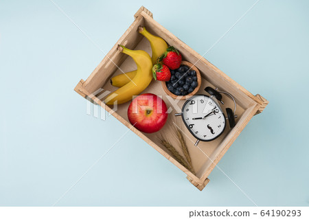 Delicious and healthy breakfast concept - cereal, Porridge and Energy bar 172 64190293