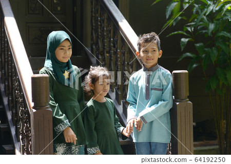 Hari Raya Eid Al-Fitr concept. 64192250