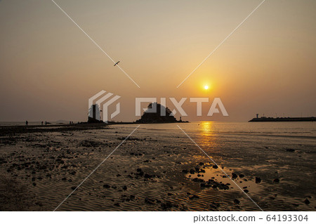 Sunset at Taean Flower Ground Beach Sunset at Taean Flower Ground Beach 64193304